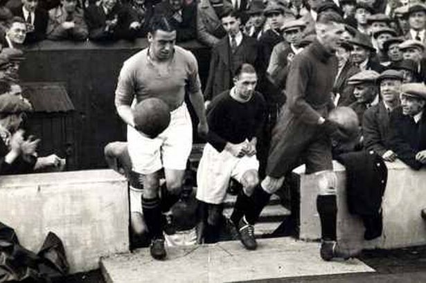 Elisha Scott 1932 III